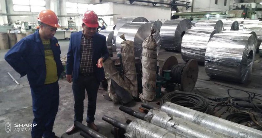 Anhui Union Brush está invitado a visitar la fábrica del cliente en la industria de laminación