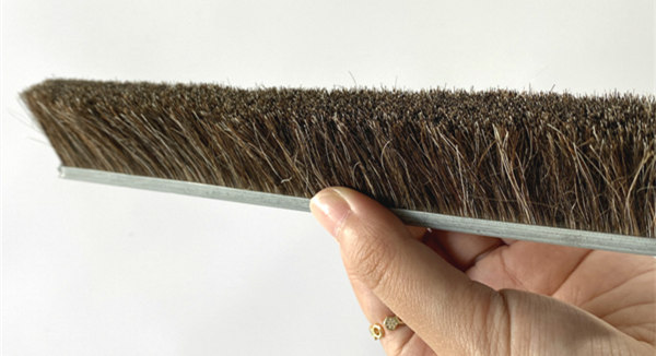Horse Hair Strip Brush
