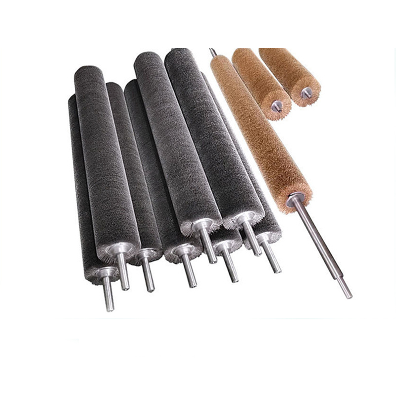 Wire roller brush